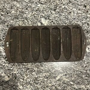 Vintage Lodge 27C Cast Iron Corn Cob Cornbread Pan Mold Dimple 12.5"x5.5"